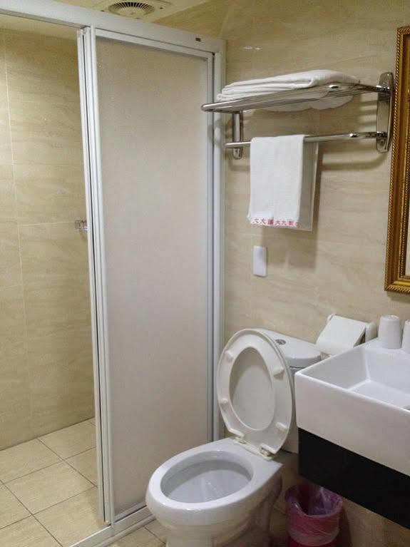 Big Bear Hotel Kaohsiung Dış mekan fotoğraf